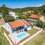 I Sol Rab Pool House Tatil Evi Rab Town