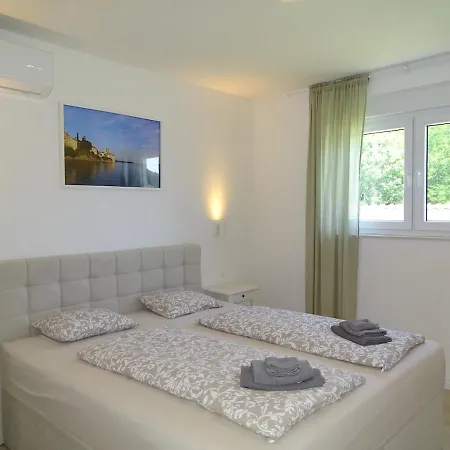 Vakantiehuis I Sol Rab Pool House *