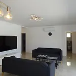 I Sol Rab Pool House * Rab Town