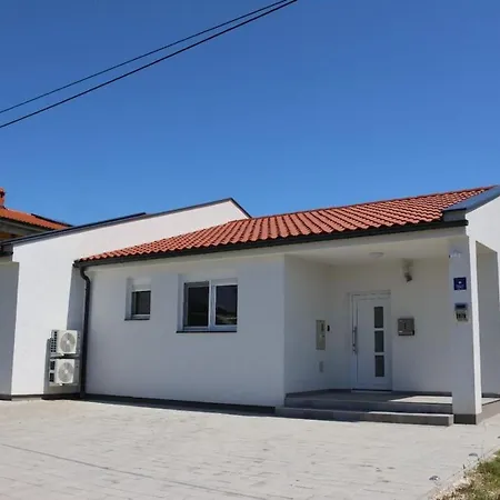I Sol Rab Pool House Rab Town